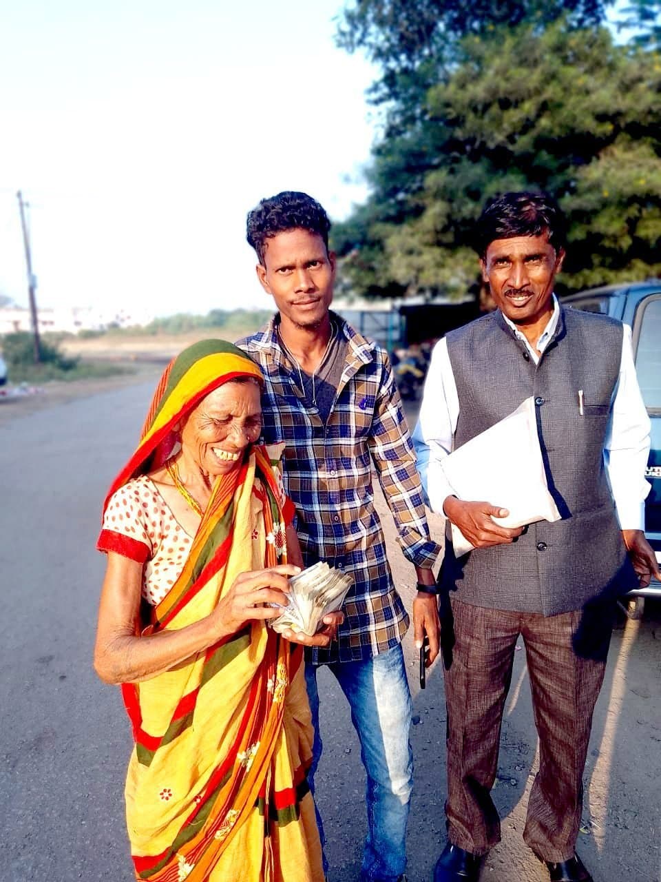 पैसे के साथ कमली के घर आई मुस्कान