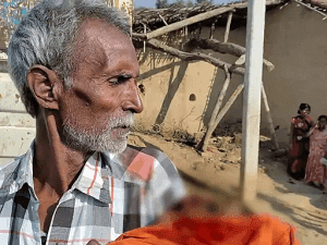 पिकअप वैन की आमने- सामने टक्कर में एक बच्ची की मौत तीन घायल