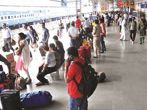 धनबाद और बोकारो होकर चलने वाली कई ट्रेनें आज से रहेगी रद्द, यात्री परेशान