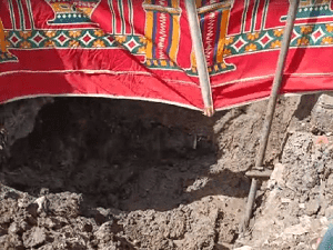 पत्नी की हत्या कर शव को अपने दोस्त के घर में गाड़ दिया