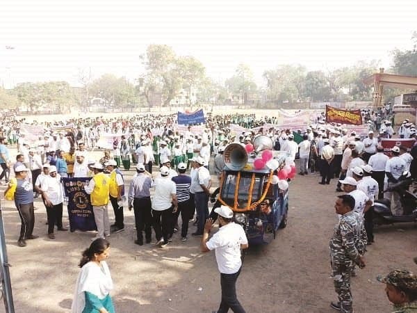 खसरा रुबेला अभियान पर जागरूकता रैली में बच्चों ने की टीकाकरण की अपील