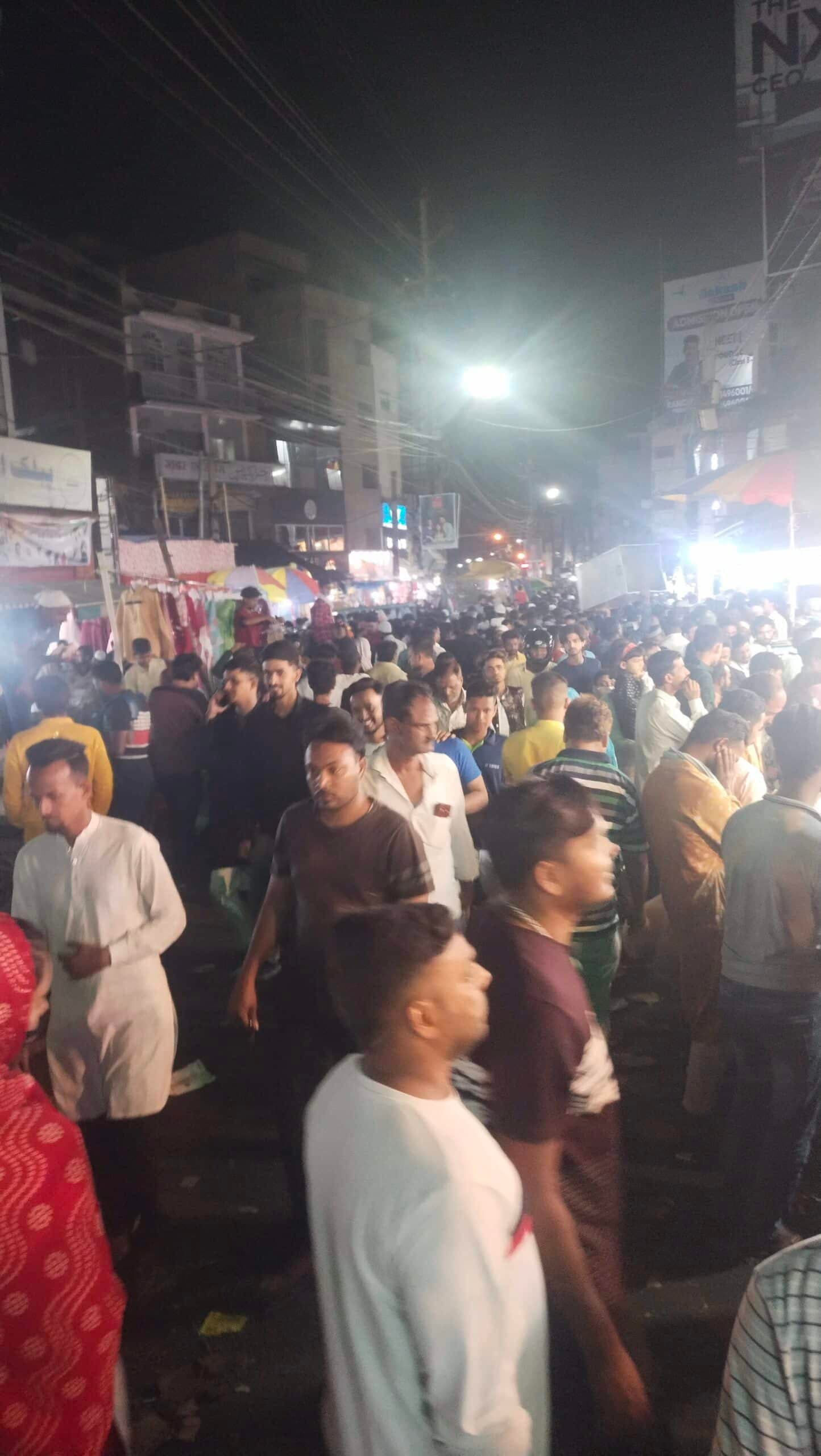 आधी रात में रांची जवां… देखें लाइव