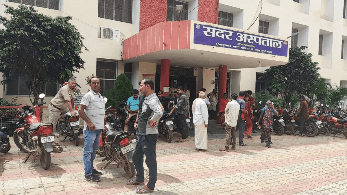 सड़क दुर्घटना में एक युवक की मौत, दुसरा गंभीर स्थिति में रिम्स रेफर