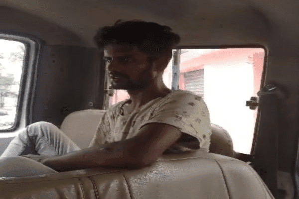 घर में घुसकर चोरी करते चोर रंगेहाथ धराया, नशा के लिए करता है चोरी