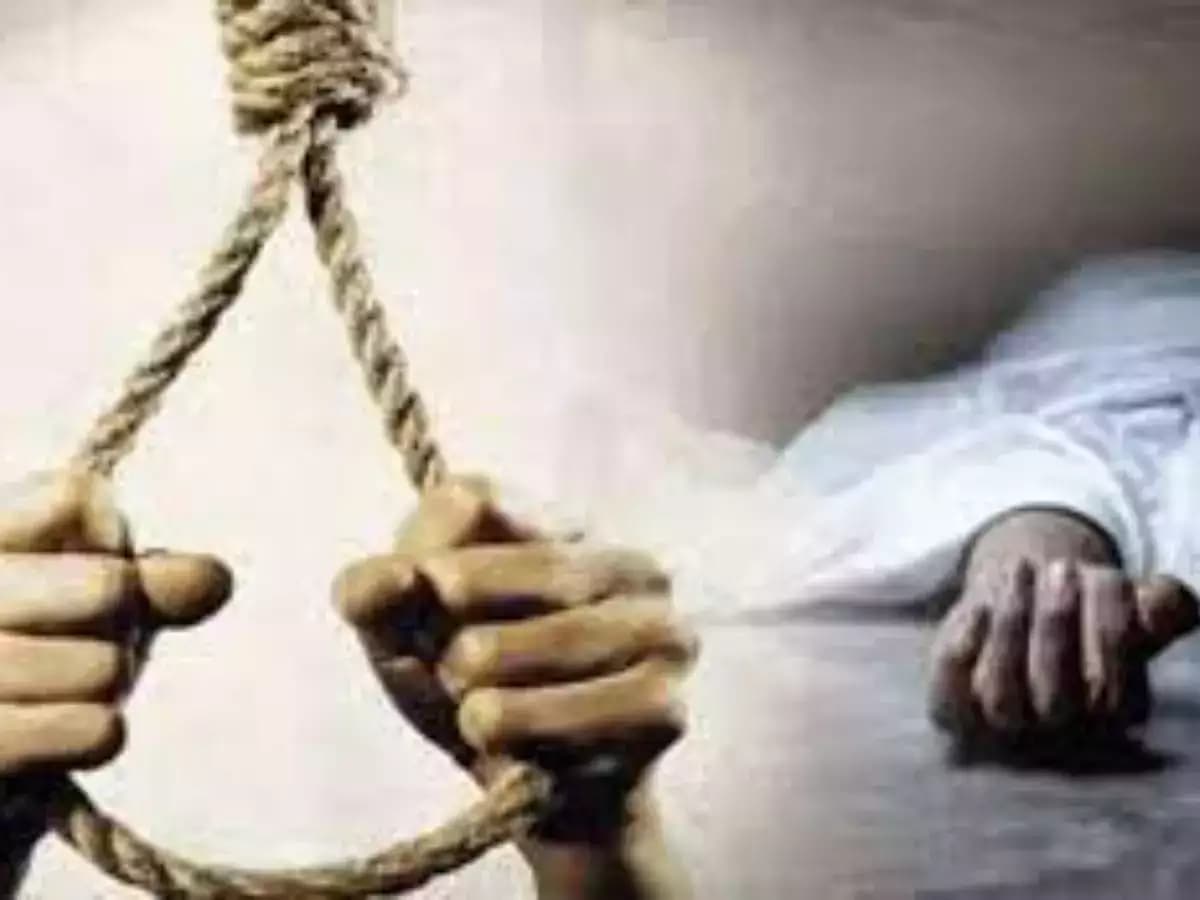 दो युवकों ने फांसी लगाकर की आत्महत्या
