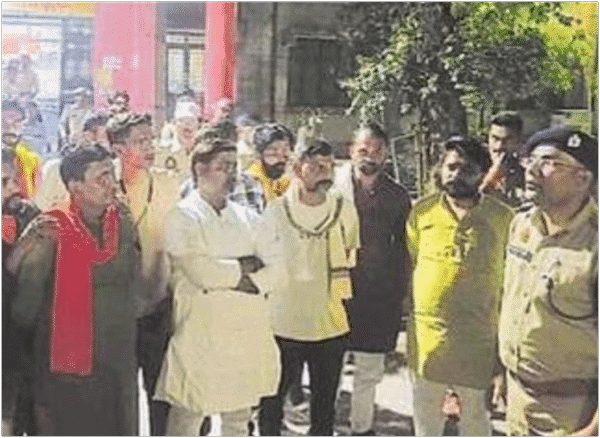 चित्रकूट पुलिस मारपीट, BJP नेता बेटा विवाद, मऊ कस्बा यूपी न्यूज, पुलिस हिंसा केस यूपी, SP चित्रकूट कार्रवाई, यूपी कानून व्यवस्था, थाने में हंगामा BJP