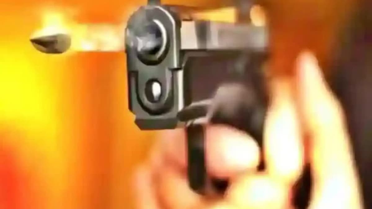 मीटिंग से लौटते समय बैंक मैनेजर की गोली मारकर हत्या