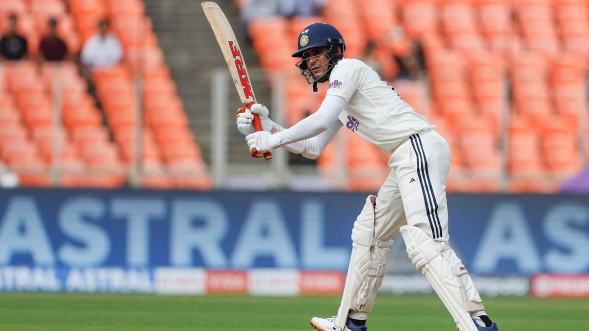 IND vs WI: शुभमन गिल ने वेस्टइंडीज के खिलाफ अर्धशतक लगाकर रचा इतिहास, सुनील गावस्कर की लिस्ट में हुए शामिल | ind vs wi 1st test shubman gill enters sunil gavaskar list after hits fifty against west indies