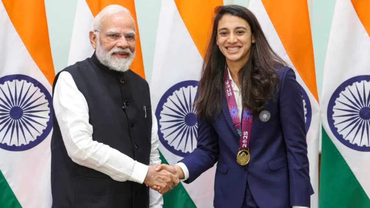 पीएम मोदी ने मंधाना को दी शुभकामनाएं, टीम इंडिया के साथी प्लेयर्स ने मनाया जश्न | PM Modi wishes Mandhana well Team India teammates celebrate