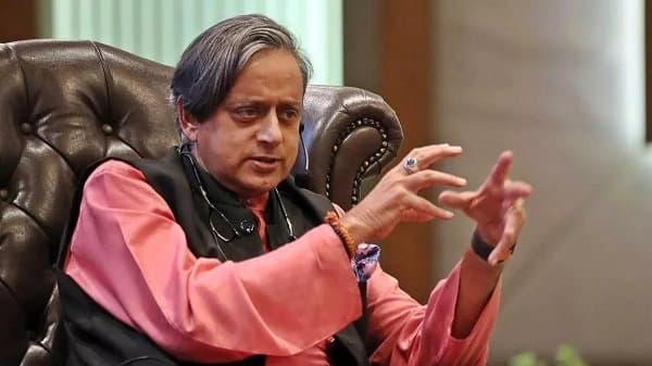 Shashi Tharoor was amazed after seeing Nitish Kumar's development model. | नीतीश का विकास मॉडल देख चकित हुए शशि थरूर, बोले