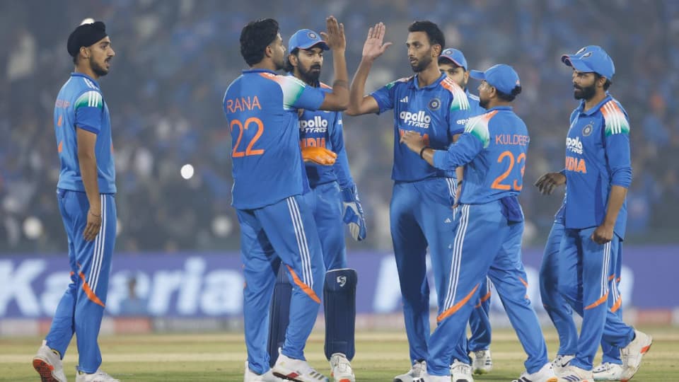 IND vs SA 3rd ODI Live Score: भारत-साउथ अफ्रीका के बीच वनडे सीरीज का निर्णायक मुकाबला? कौन मारेगा बाजी | ind vs sa 3rd odi live score update india vs south africa scorecard ACA VDCA Cricket Stadium Visakhapatnam