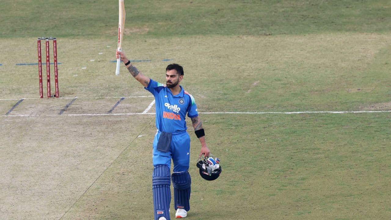 टेस्ट क्रिकेट में वापसी की खबरों में कितनी सच्चाई, धोनी लैंड में विराट पारी खेलने के बाद कोहली ने बताया पूरा सच | virat kohli opens up on test retirement rumour after hits century against south africa in ranchi