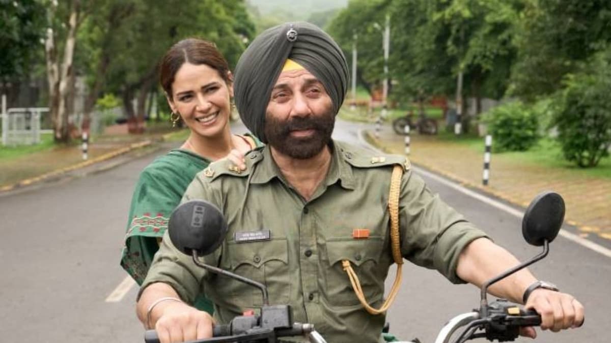 सनी देओल की 'बॉर्डर 2' को सेंसर बोर्ड ने बिना किसी कांट-छांट के दी हरी झंडी, जानें क्यों है हिट होना तय? | Sunny Deol Border 2 cleared with zero cuts and U A 13 certificate ahead of release runtime of over 3 hours