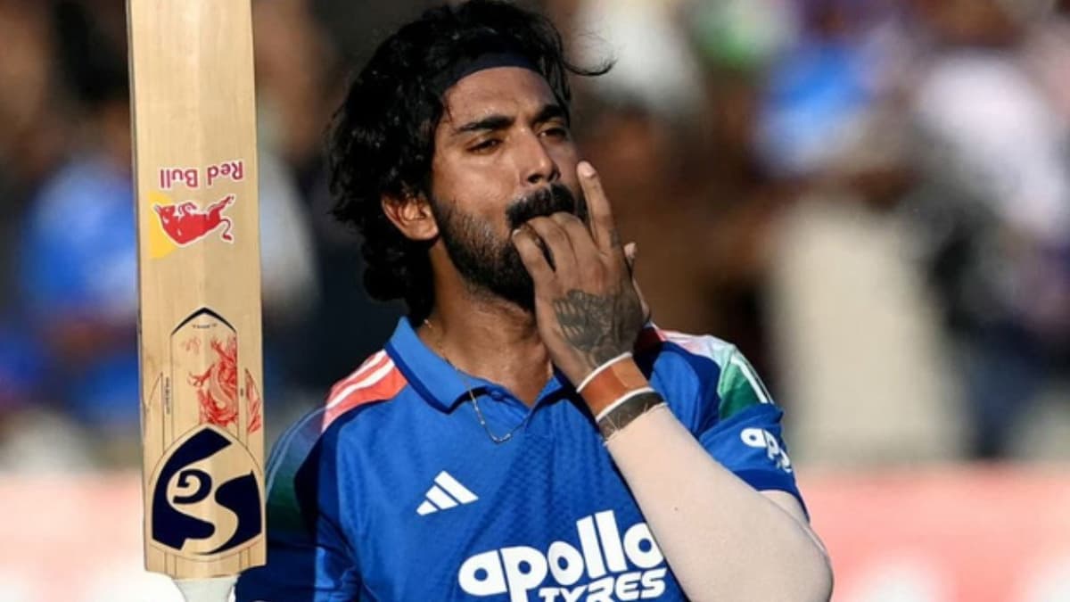 केएल राहुल ने शतक ठोक खुद मारी सीटी, खास है वजह | ind vs nz KL Rahul scored a century and then blew a whistle himself reason is special