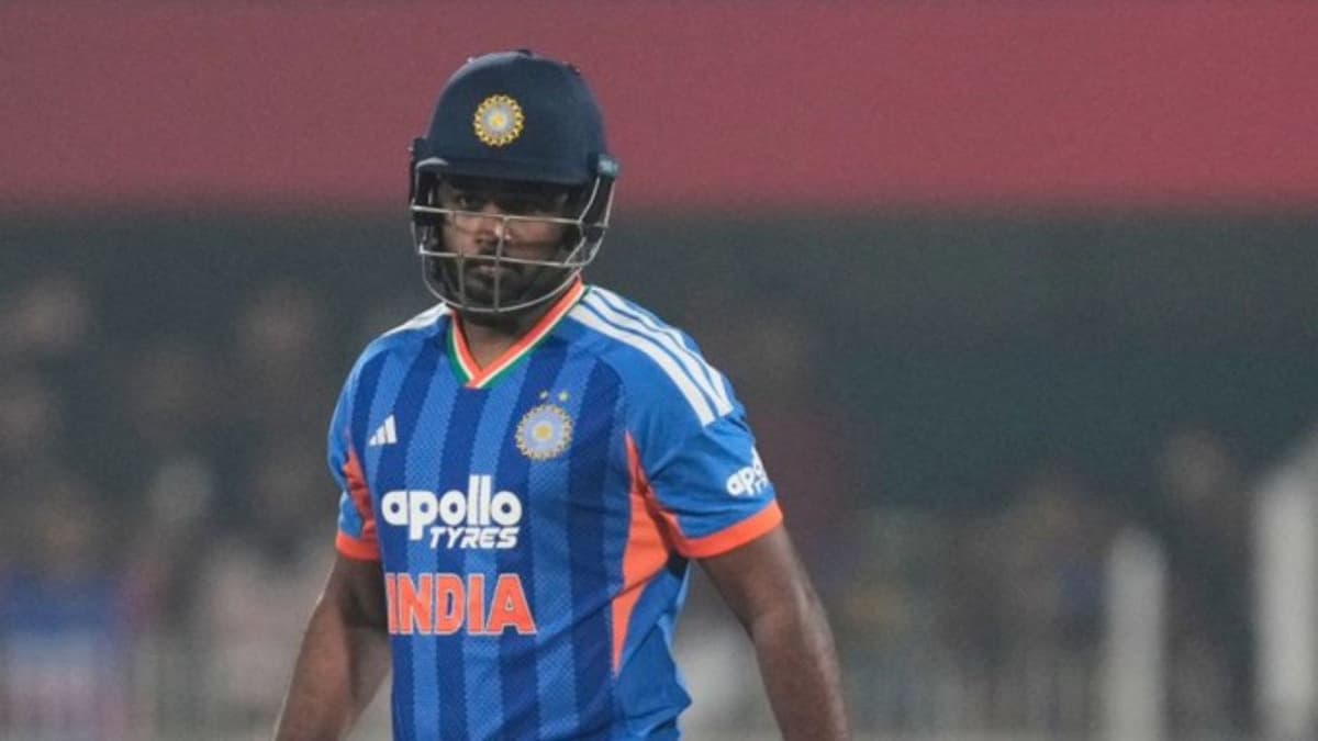 T20 World Cup 2026: संजू सैमसन ने खास लिस्ट में बनाई जगह, पाकिस्तान के खिलाफ 'बल्ला तोड़' जीत दिलाने वाले प्लेयर को पछाड़ा | Sanju samson t20 world cup debut record oldest india players captain suryakumar yadav Ashish Nehra Lakshmipathy Balaji