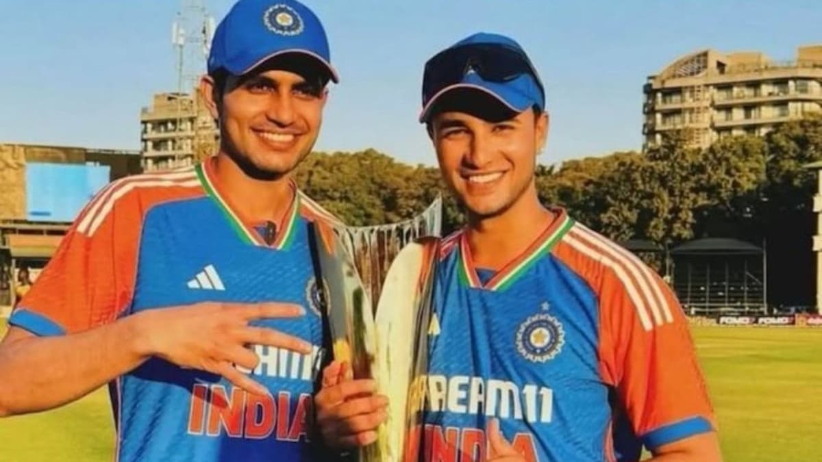 'मुझे अपना बल्ला दे दे...', विश्व कप में 3 बार जीरो पर आउट होने के बाद अभिषेक ने किसे किया था मैसेज? अब हुआ खुलासा | T20 World Cup 2026 out for duck three times Abhishek Sharma message Shubman Gill