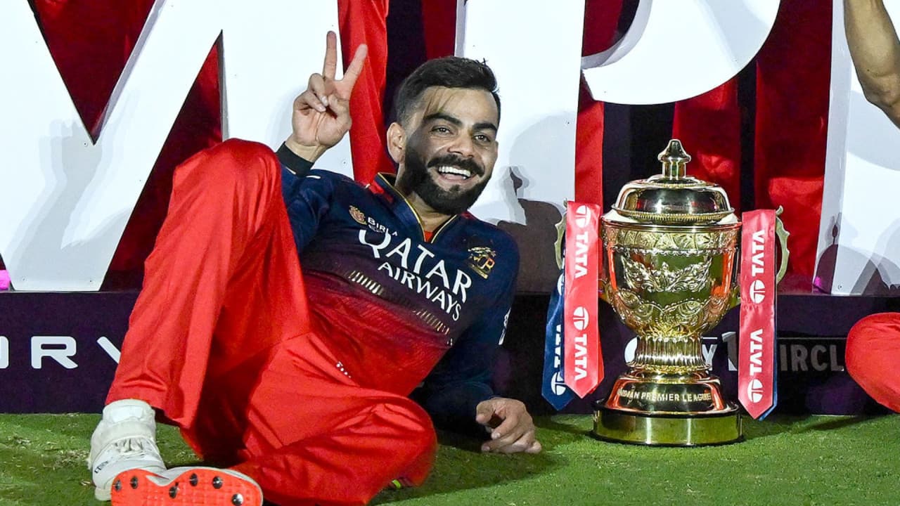 RCB की 'विराट' डील! 16000 करोड़ में इस ग्रुप ने खरीदा, जानें कौन बने नए मालिक? | IPL 2026 Aditya Birla Group and David Blitzer buy Royal Challengers Bangalore virat kohli Harsh Goenka