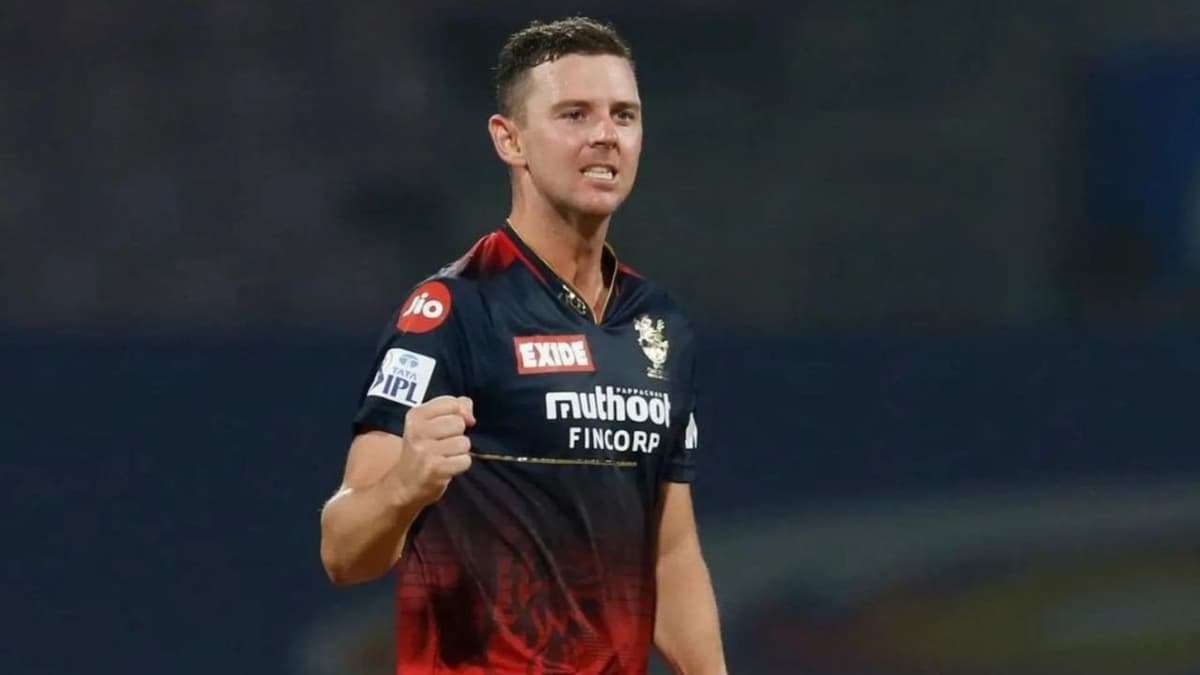 IPL 2026 से पहले तेज गेंदबाजों का गिरा विकेट, RCB अधिकारी ने बताया क्यों चोटिल हो रहे फास्ट बॉलर? | IPL 2026 RCB Cricket Director Mo Bobat explains why fast bowlers are getting injured a symptom of congested