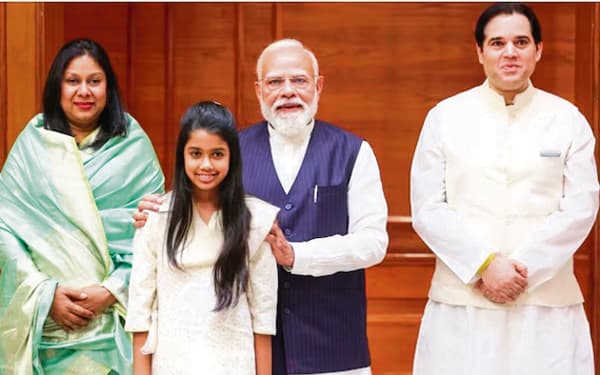 What major reward is the BJP preparing to bestow upon Varun Gandhi for his patience? वरुण गांधी के सब्र का कौन