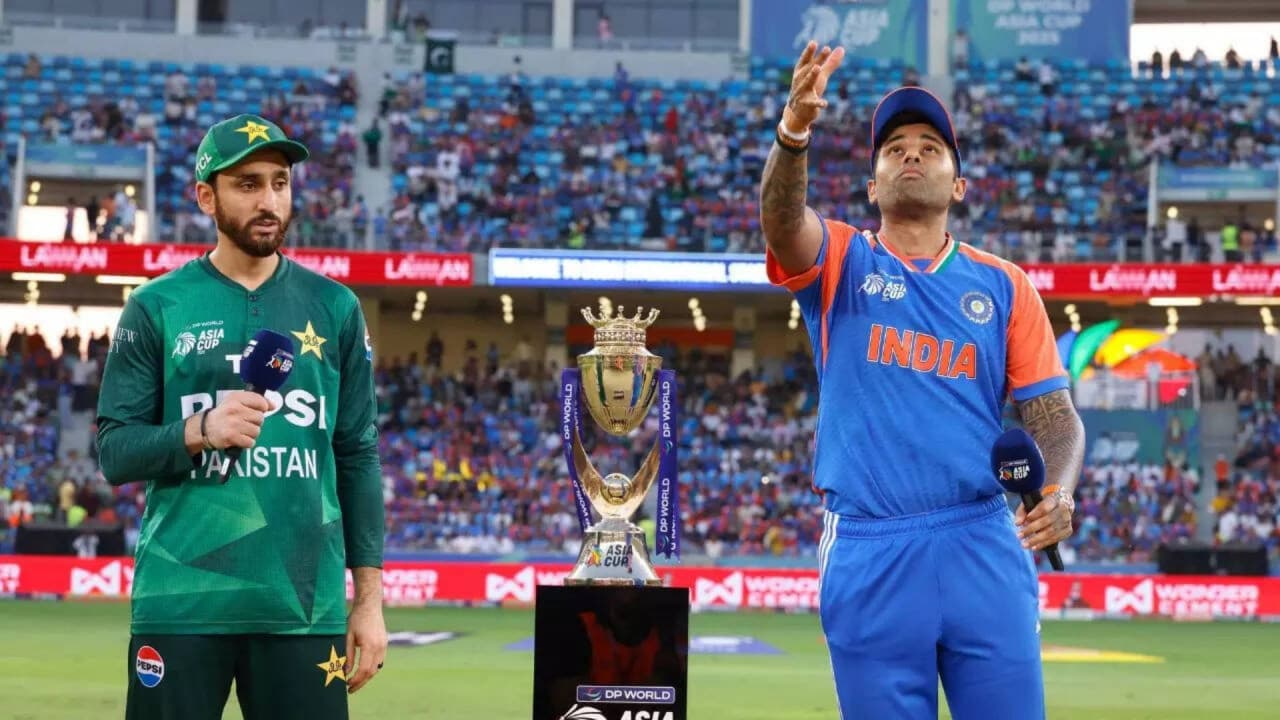 'भारत अच्छा क्रिकेट नहीं खेल रहा...', टीम इंडिया के सेमीफाइनल में पहुंचने पर पाकिस्तान के पूर्व गेंदबाज को लगी मिर्ची | ICC T20 World Cup 2026 Former Pakistan fast bowler Mohammad Amir raised questions on India performance