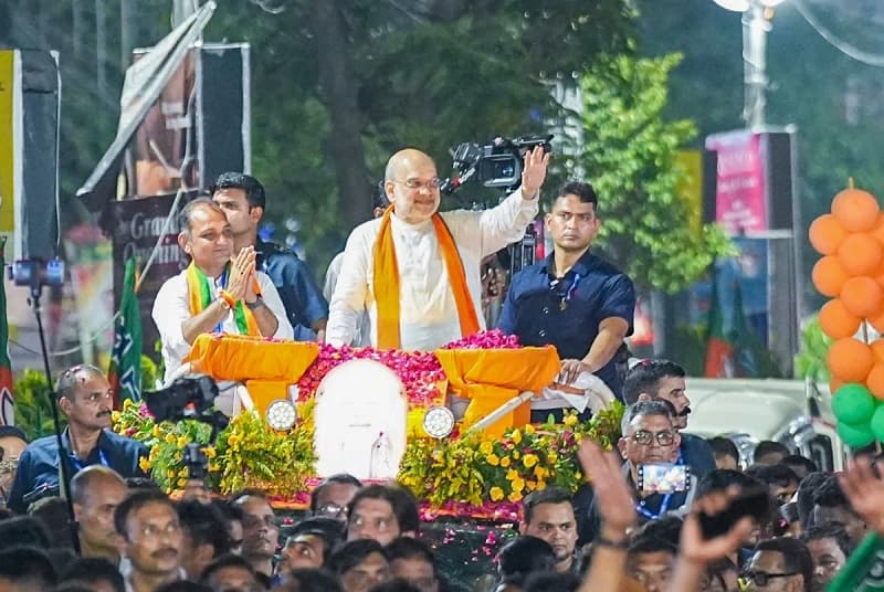 saffron party is excited by the bumper voting in Bengal... Amit Shah told someone - don't come out even in the second phase | बंगाल में बंपर वोटिंग से भगवा पार्टी उत्साहित.... अमित शाह किससे बोले