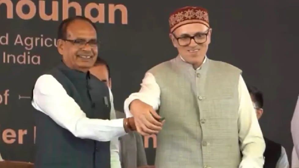 Calling you Mama no means wrong Omar Abdullah praises Shivraj