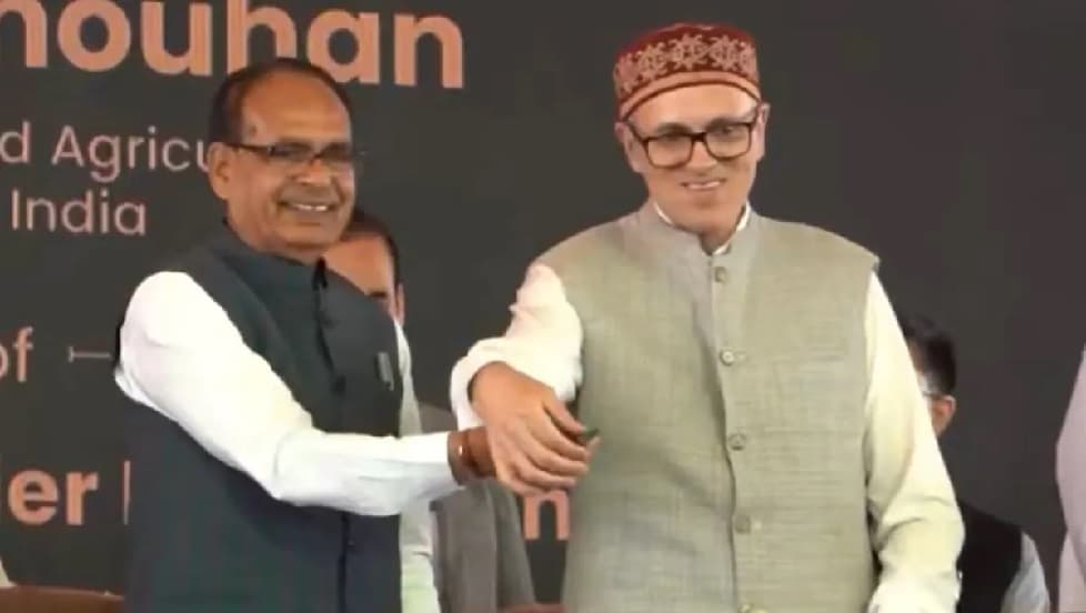 Calling you Mama no means wrong Omar Abdullah praises Shivraj