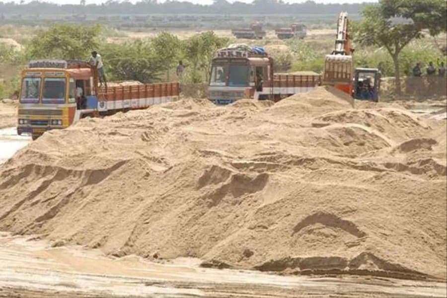 sand000.jpg
