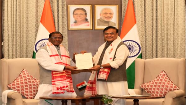हिमंत बिस्व सरमा ने राज्यपाल को सौंपा इस्तीफा, नई सरकार के गठन तक रहेंगे कार्यवाहक मुख्यमंत्री