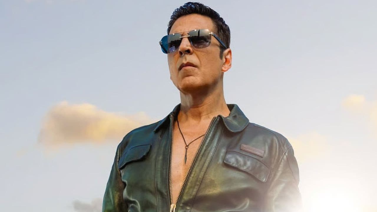 अक्षय कुमार ने शूटिंग से लिया ब्रेक! एक्टर की हुई सर्जरी; जानें पूरा मामला | Akshay Kumar Undergoes Minor Eye Surgery In Mumbai Actor To Take Break From Shooting as per reports