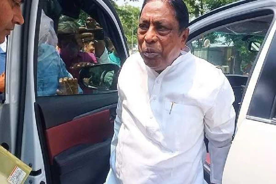alamgir3.jpg