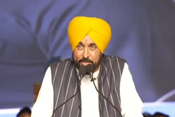 CM भगवंत मान ने BJP पर कसा तंज, कहा-मोदी क्या हैं, औरंगजेब भी पंजाब को नहीं झुका पाया, जानें...