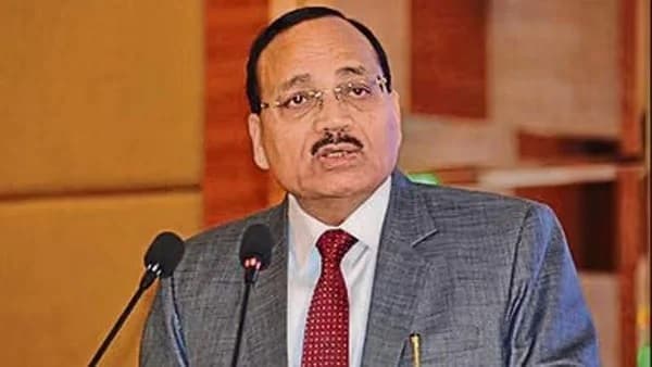 Supreme Court takes strict action against objectionable posts, CJI Surya Kant asks lawyer - why not cancel the license?