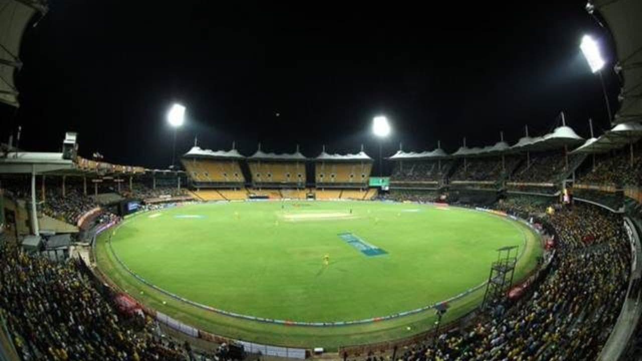 CSK vs MI: 103 रनों की हार का बदला लेगी मुंबई या चेन्नई करेगी वापसी? जानें पिच रिपोर्ट, मौसम का हाल; हेड टू हेड | CSK vs MI 2026 IPL head to head Predicted playing XI Weather Update Pitch Report Hardik Pandya Ruturaj Gaikwad