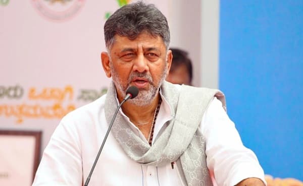 DK Shivakumar questions Tamil Nadu Governor's decision; says TVK should be given the opportunity to prove its majority | डीके शिवकुमार ने तमिलनाडु राज्यपाल के फैसले पर उठाए सवाल, बोले