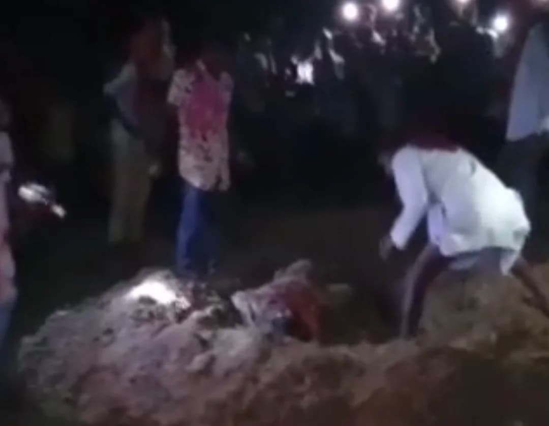 एक कॉल के बाद घर से निकला युवक, दो दिन बाद बालू में दबा मिला शव
