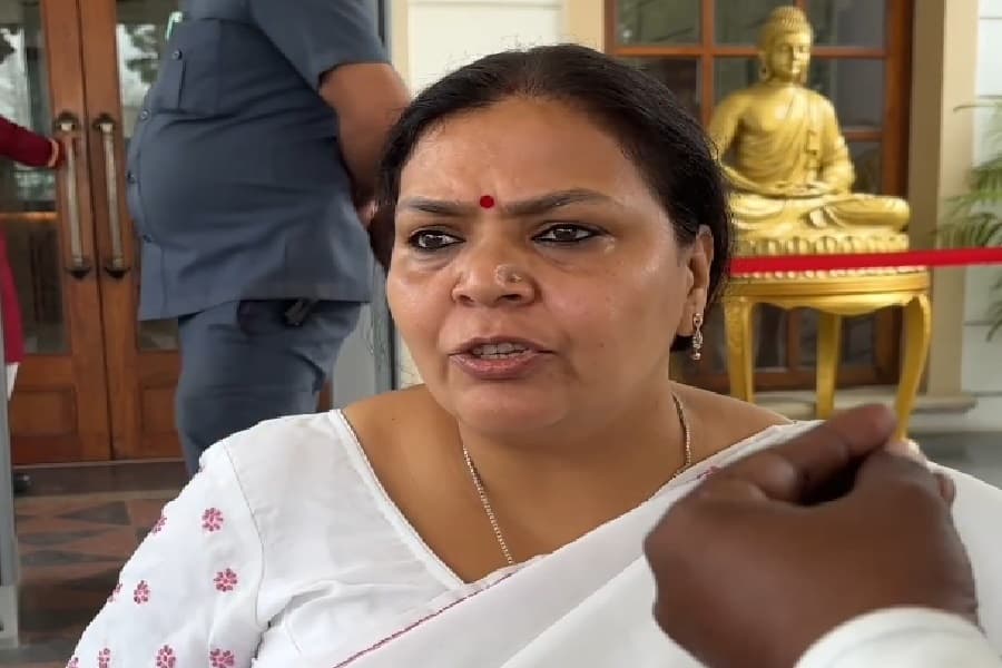 दीपीका_पांडेय.jpg