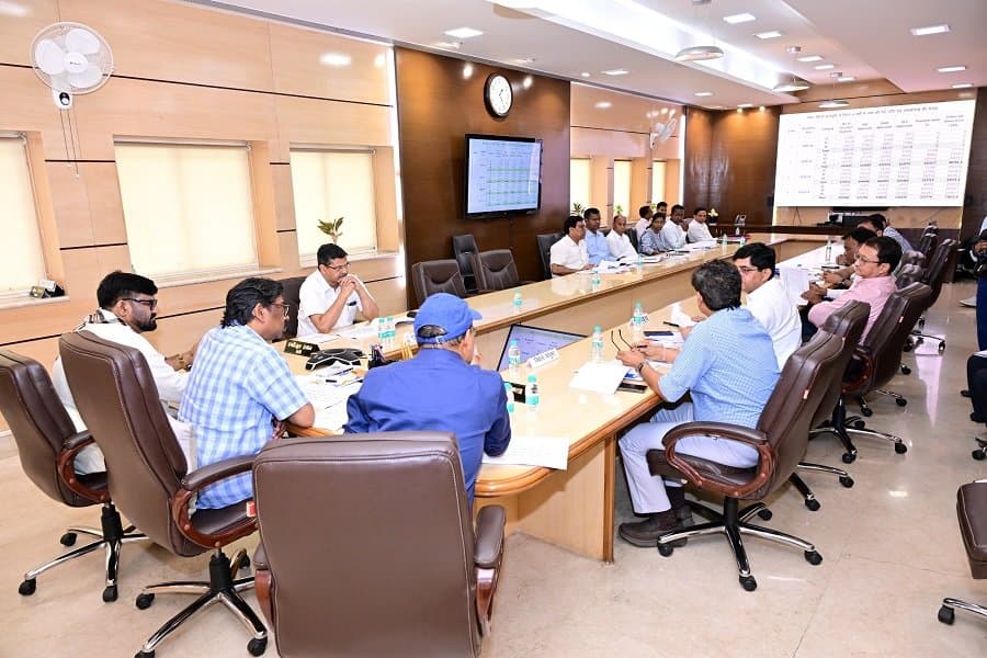 सीएम हेमंत सोरेन की अध्यक्षता में ST/SC एवं अल्पसंख्यक विभाग की समीक्षा बैठक, कॉल सेंटर बनेगा संवाद के लिए।