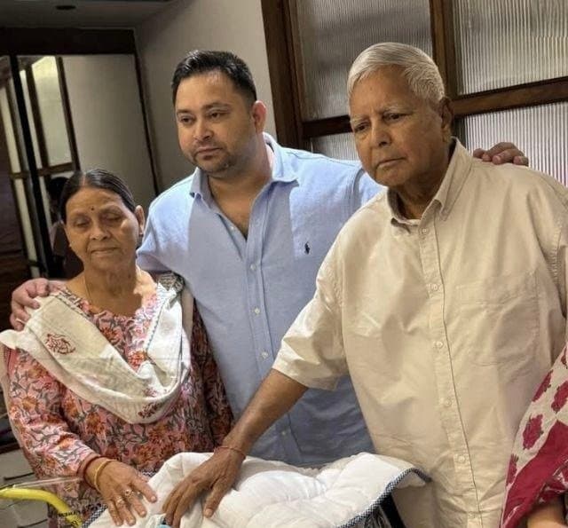 मनी लाउंड्रिंग मामले में लालू परिवार को झटका, कोर्ट ने आरोप तय करने का आदेश दिया