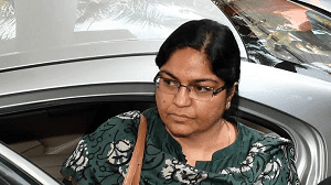IAS पूजा सिंघल ने बेल के लिए फर्जी मेडिकल रिपोर्ट लेने की कोशिश की