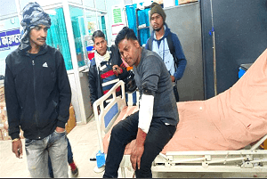 मुखिया के पति पूर्व नक्सली को मारी गयी गोली, हाथ में लगी खतरे से बाहर