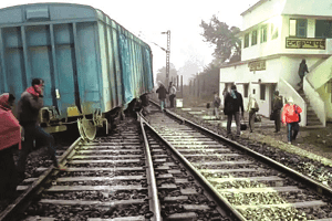 कोडरमा रूट में एक बार फिर हादसा, मालगाड़ी हुई बेपटरी कई ट्रेन रद्द