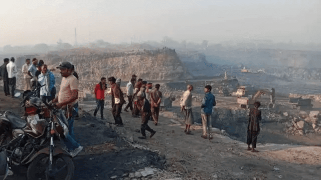 धनबाद: अवैध खनन के दौरान चाल धंसने से 4 की मौत, कई घायल