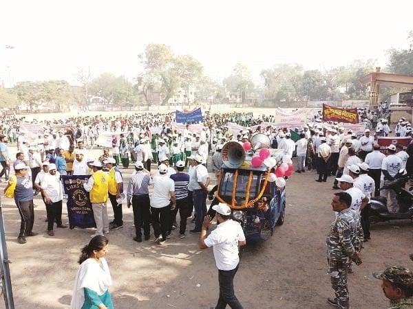 खसरा रुबेला अभियान पर जागरूकता रैली में बच्चों ने की टीकाकरण की अपील