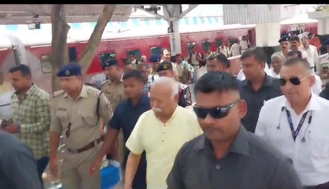 मोहन भागवत पहुंचे रांची, देखें वीडियो..