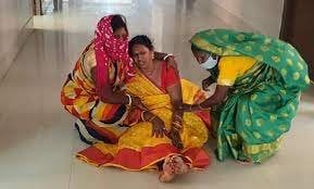 पहले उठी बेटी की डोली फिर उठी पिता की अर्थी