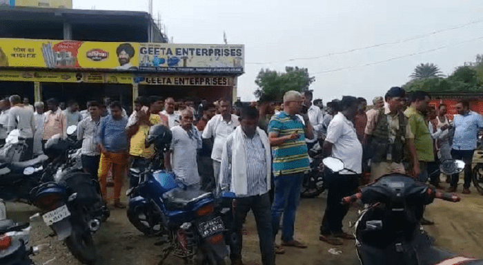 चौपारण प्रखंड कांग्रेस अध्यक्ष के घर पर फायरिंग, पूरे क्षेत्र में दहशत