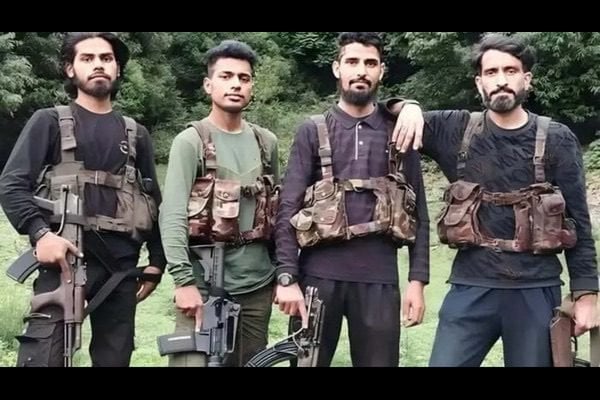 पहचानिए देश के दुश्मनों को… अबू तल्हा, आसिफ़, सुलेमान है इनका नाम