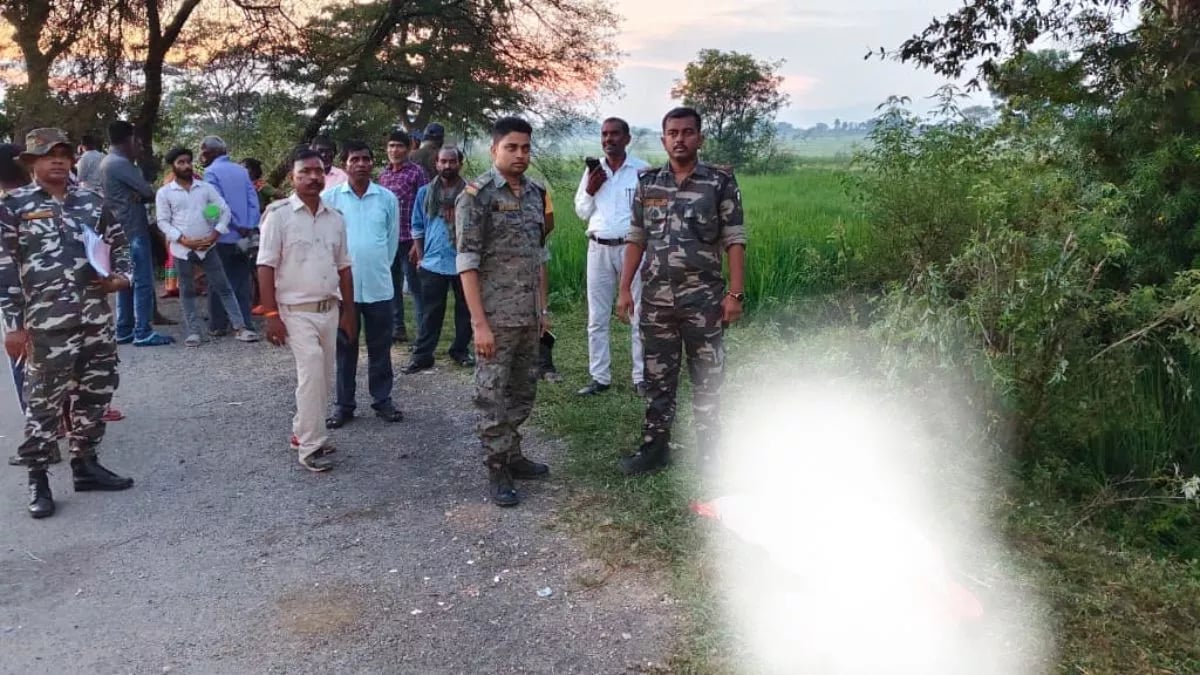 झारखंड में जमीन विवाद को लेकर पत्नी के सामने पति की हत्या, तीन आरोपी पुलिस की पकड़ से बाहर