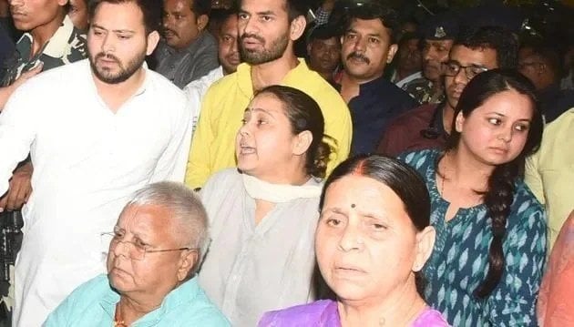 बिहार में नई सरकार बनते ही छीना गया राबड़ी देवी का 20 साल पुराना आवास, तेजप्रताप का आवास BJP कोटे के मंत्री को दिया गया